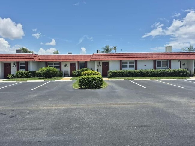 Building Photo - 5800 Fernley Dr W