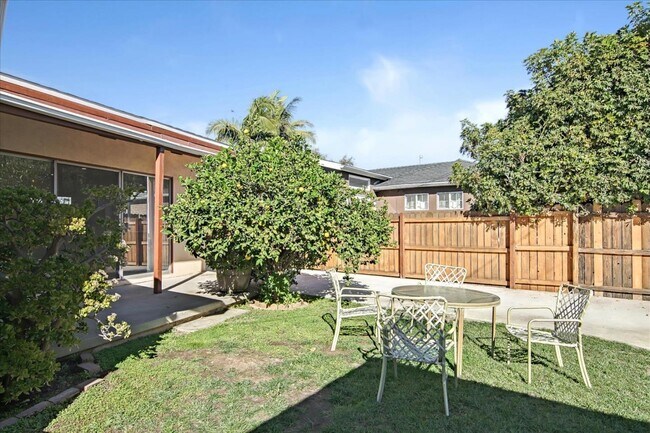 Building Photo - 11856 Beatrice St