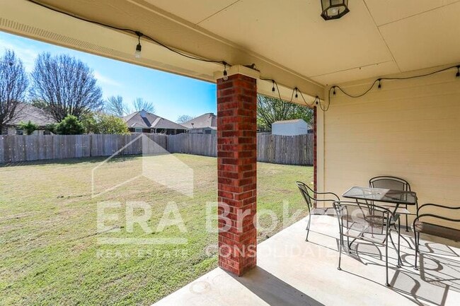 Building Photo - 2013 Drawbridge Dr