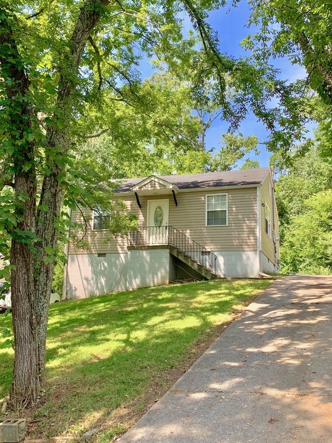 Primary Photo - 854 E Happy Hollow Dr