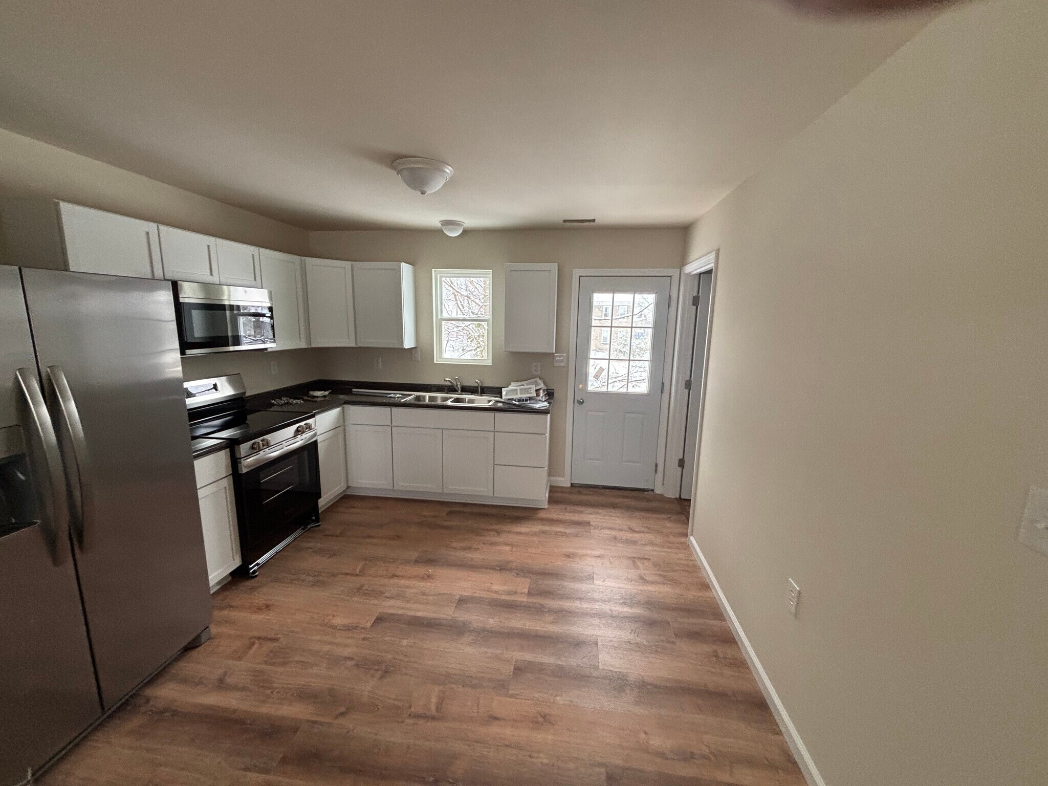 Building Photo - 304 W Watson St