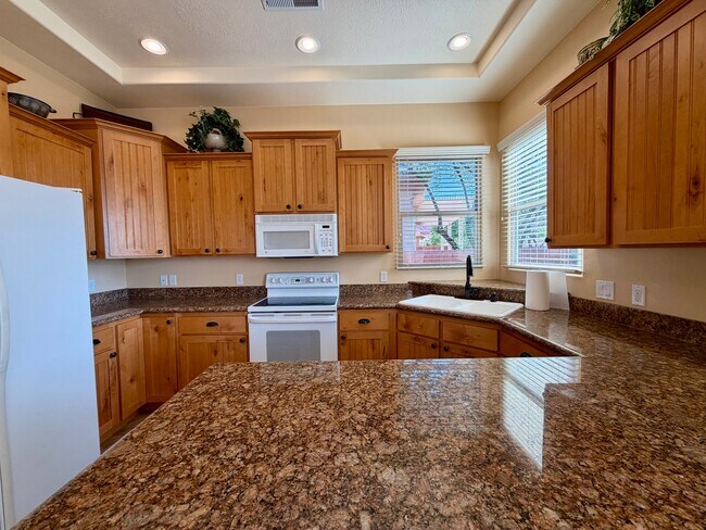 Building Photo - 1642 N Great Basin Dr