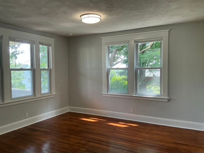 Building Photo - 176 McClintock St