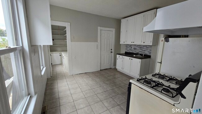 Building Photo - 1165 Noble Ave