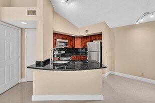 Building Photo - 3370 Pinewalk Dr N