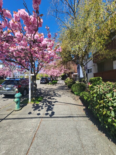 Building Photo - 6402 14th Ave NW