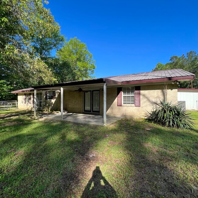 Building Photo - 440 W Hawthorne Rd