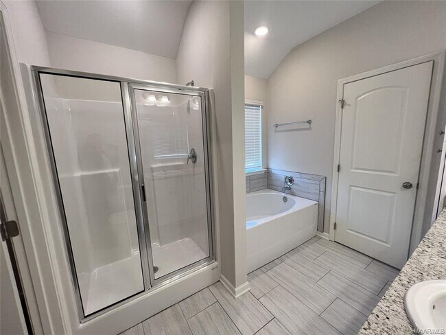 Building Photo - 211 Dawsons Ml Wy