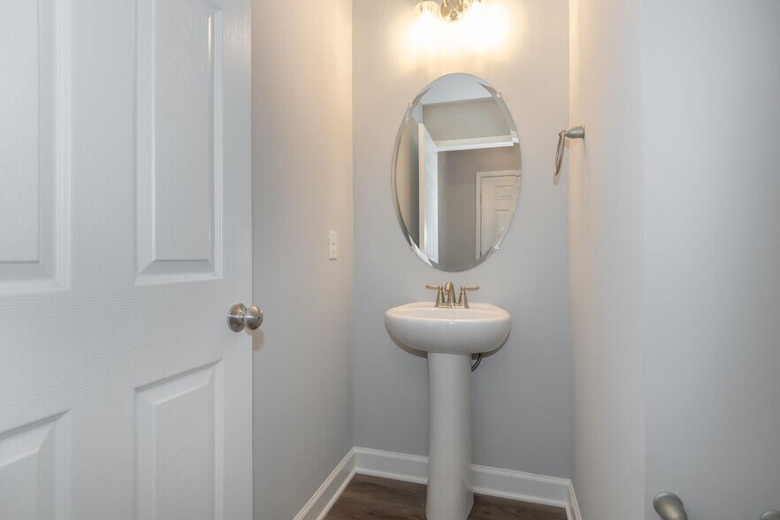 Building Photo - 504 Wheatley Dr