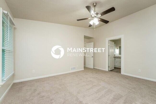 Building Photo - 4 Bedroom Pet-Friendly Home in STONE MOUNTAIN, GA with Main Street Renewal