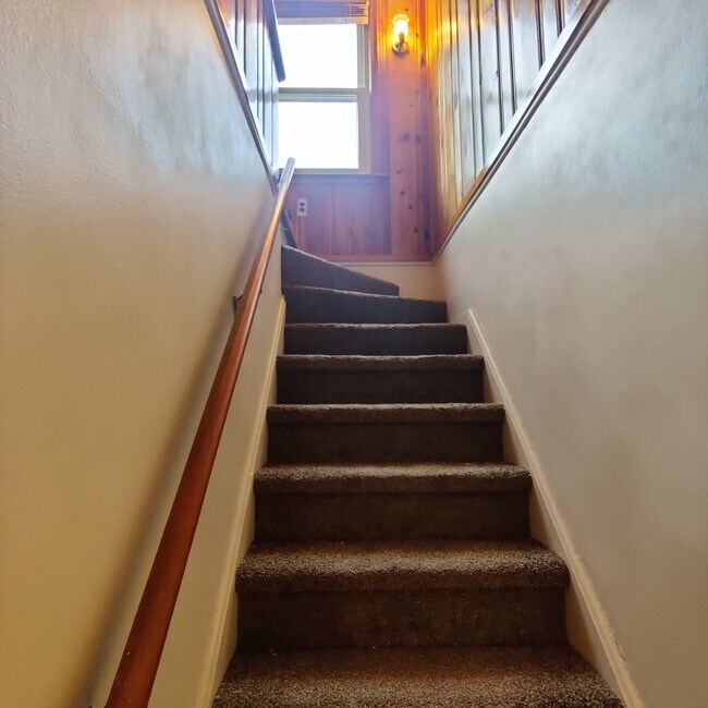 Building Photo - 3403 Woodland Ave