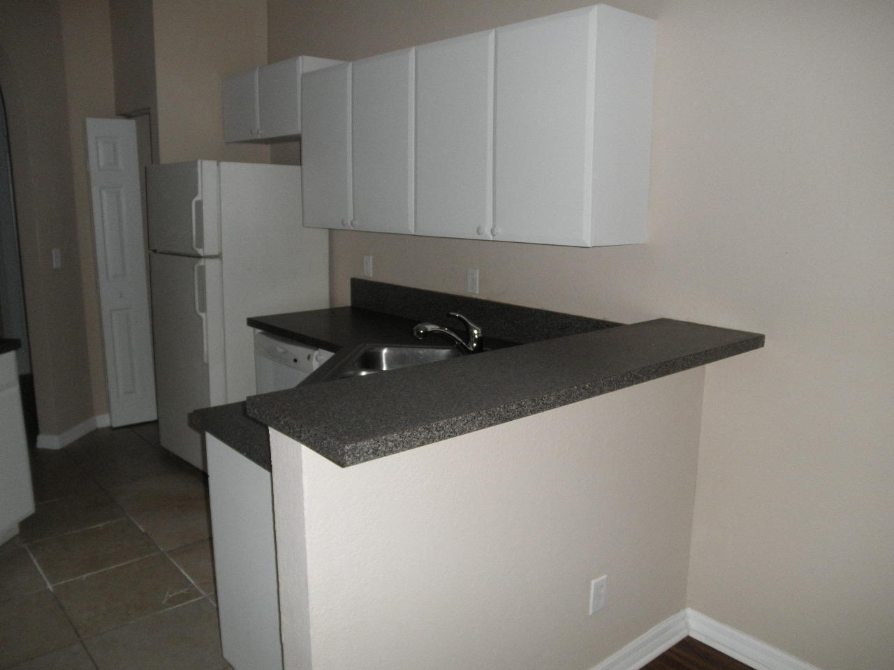 Building Photo - 894 Pipers Cay Dr