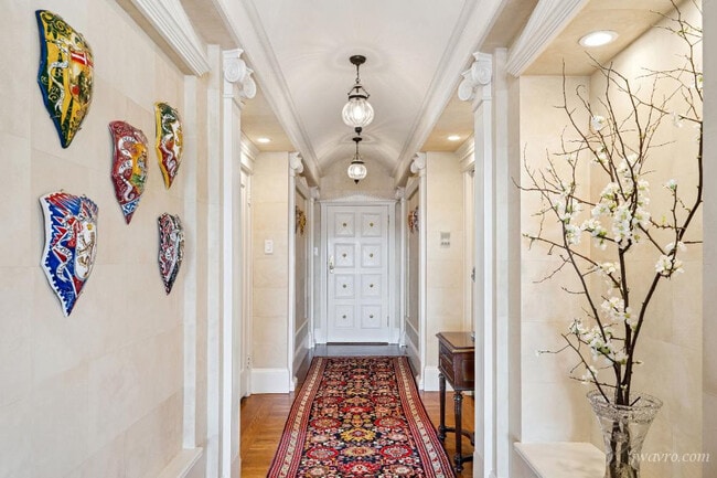 Building Photo - 155 24th Ave