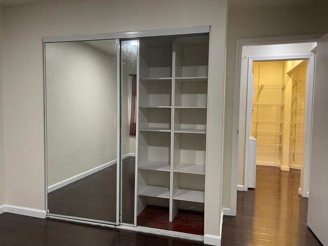 bedroom mirror closet and shelves - 47112 Warm Springs Blvd