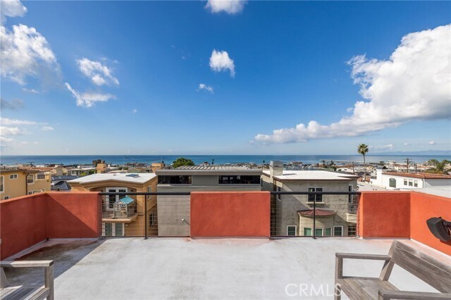 Building Photo - 701 Loma Dr