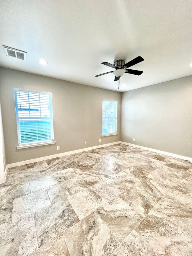 Building Photo - Riverside Bungalows 1/1