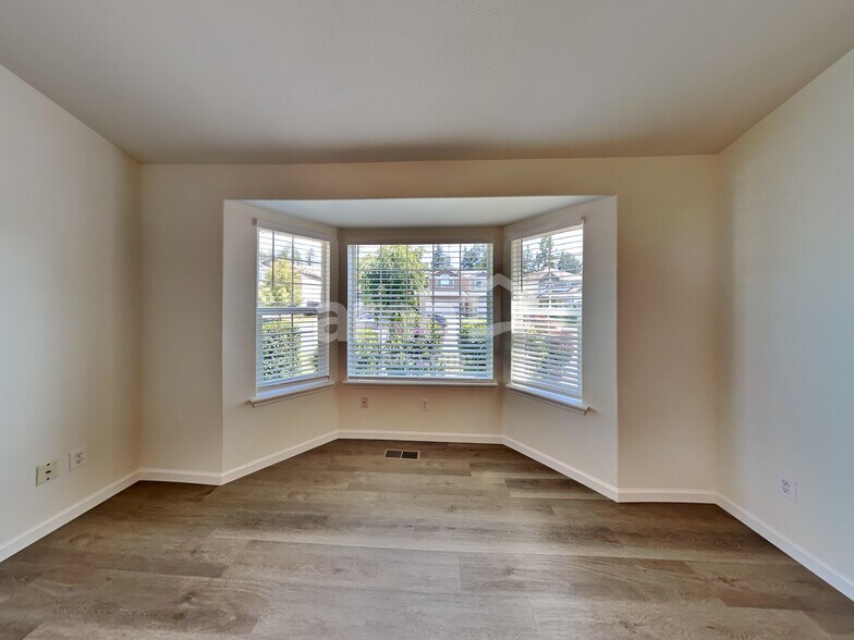 Building Photo - 17712 2nd Ave Ct E
