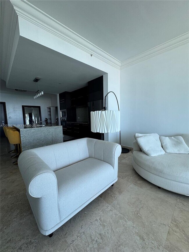 Building Photo - 900 Biscayne Blvd