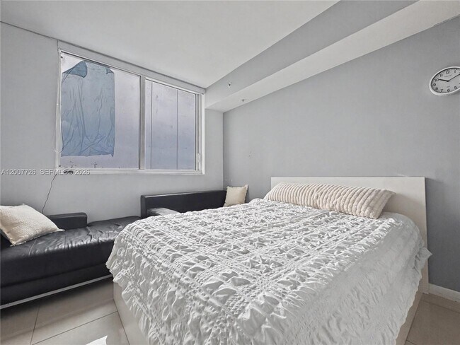 Building Photo - 253 NE 2nd St