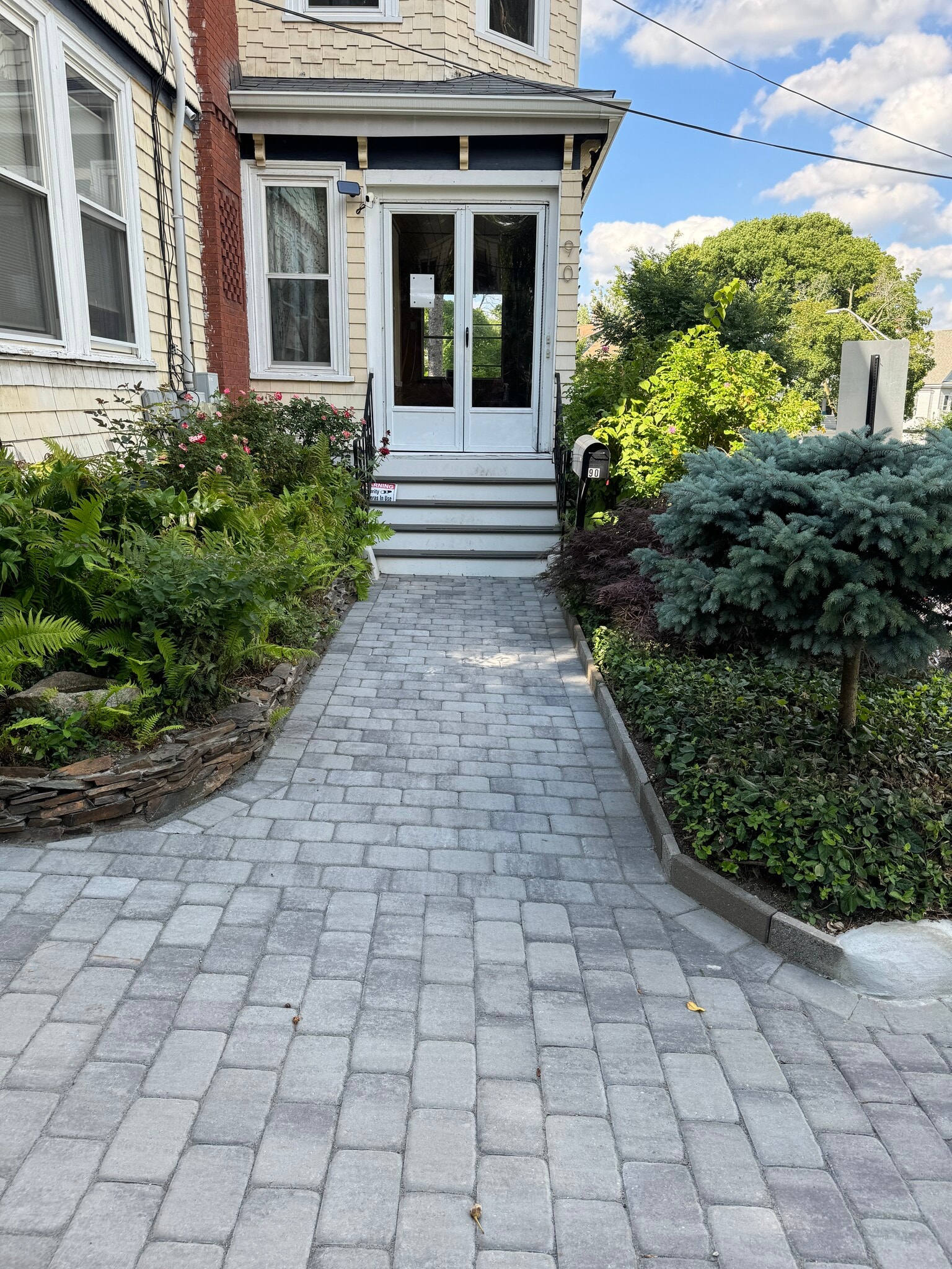 Building Photo - 90 Chandler St