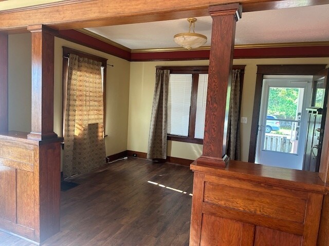 living Room - 4940 Cedar St