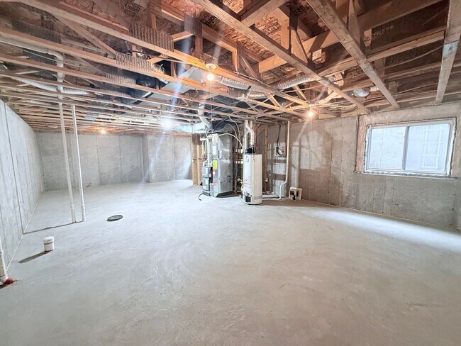 Building Photo - Gorgeous 3BR Home in the Coveted Dancing Waters Community of Woodbury!
