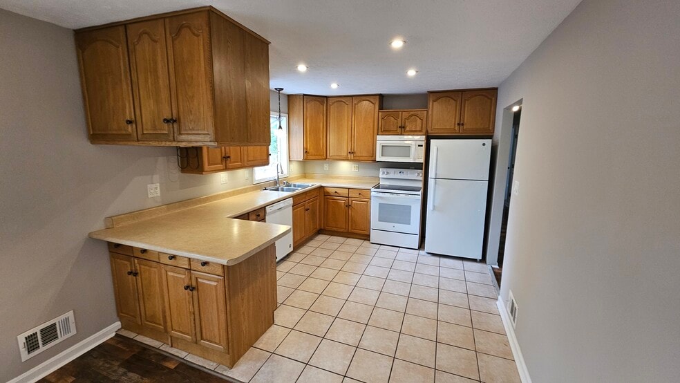 Kitchen - 9323 Willowwood Way