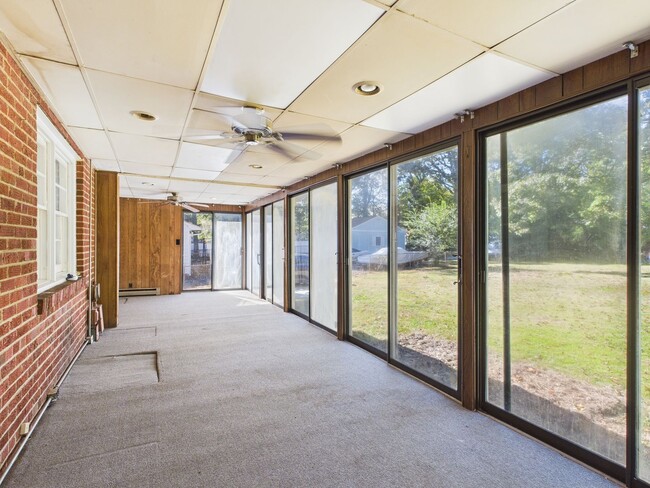 Building Photo - 8282 N Mayfield Ln