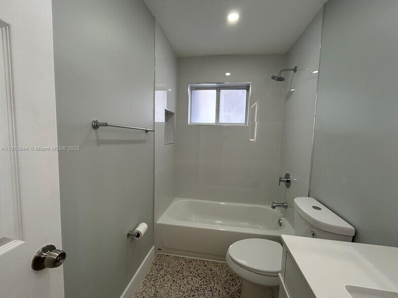 Building Photo - 4242 NW 5th St