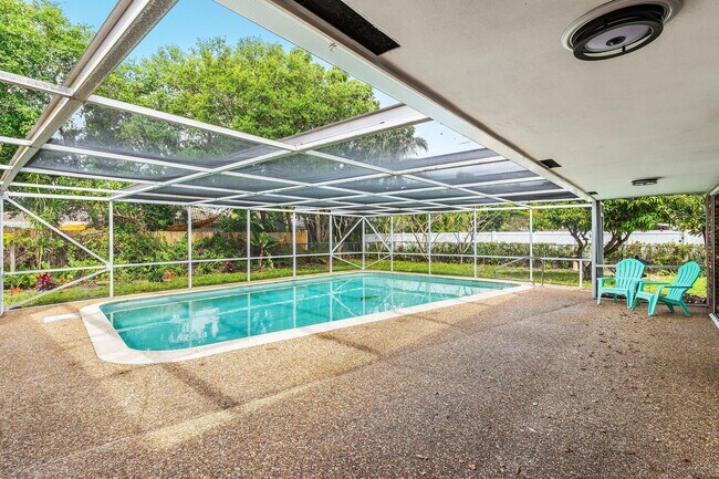 Building Photo - 931 NW 9th Ct