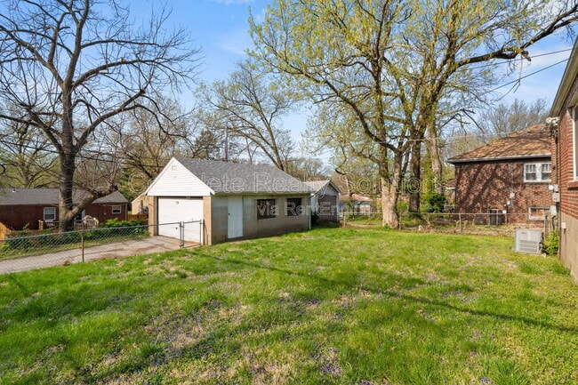 Building Photo - 7720 Ahern Ave