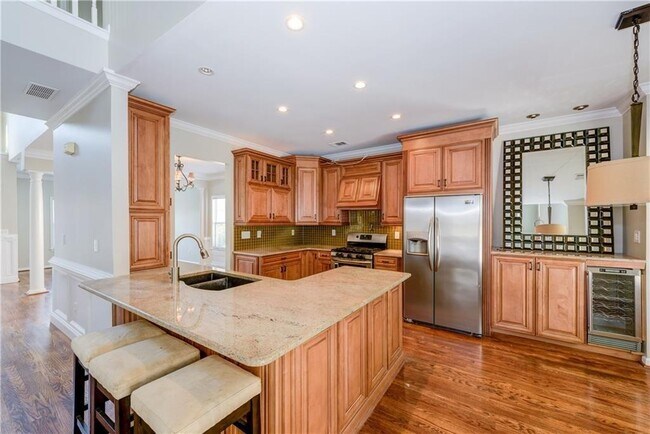 Building Photo - 2020 Chelton Way SE