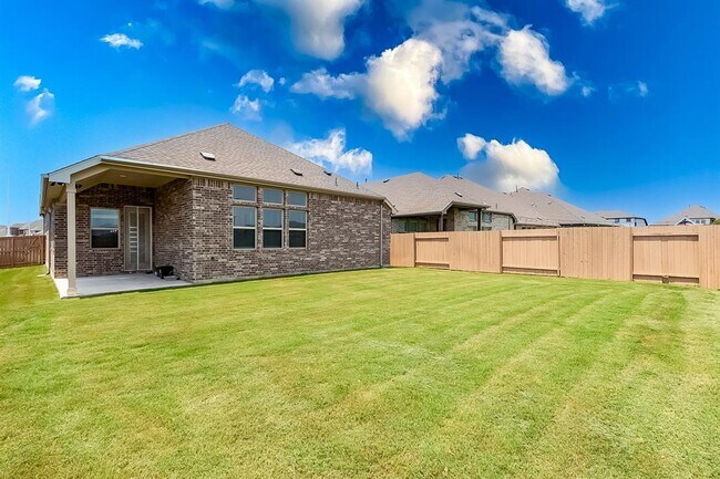 Building Photo - 14201 Pennington Ln