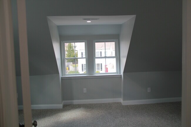 Building Photo - 55 Franklin Ave