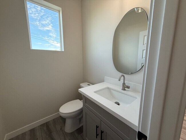 Building Photo - A614