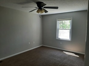 Building Photo - 302 Molloy Ct