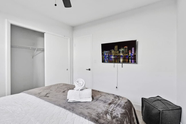 Building Photo - 6540 Park St