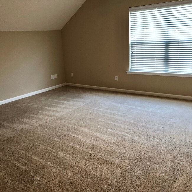 Building Photo - FOXPORT IN BALLENTINE - CHAPIN AREA!