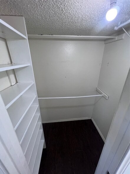 Building Photo - 818 Fairlawn Dr