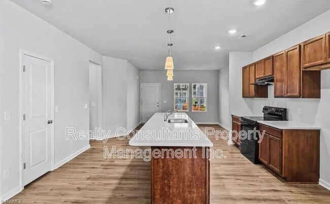 Building Photo - 534 Raspberry Hl Dr