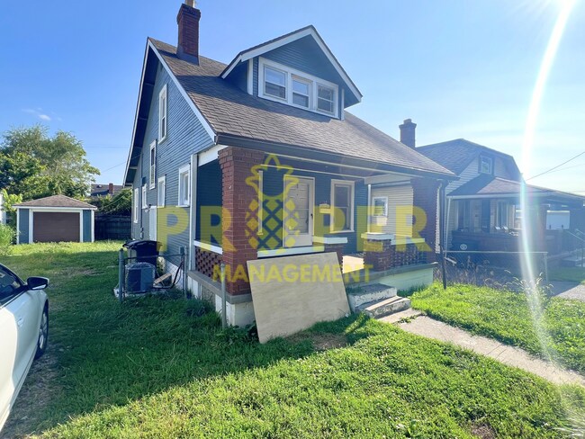Primary Photo - 2 bedrooms 1 bathroom house