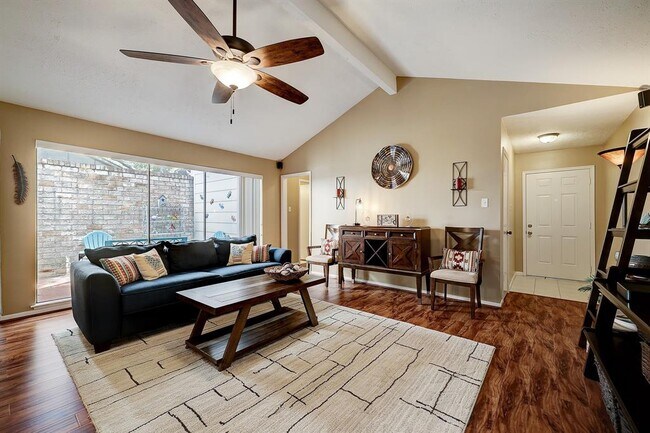 Family room view via front entry - 16 Warwick Ln