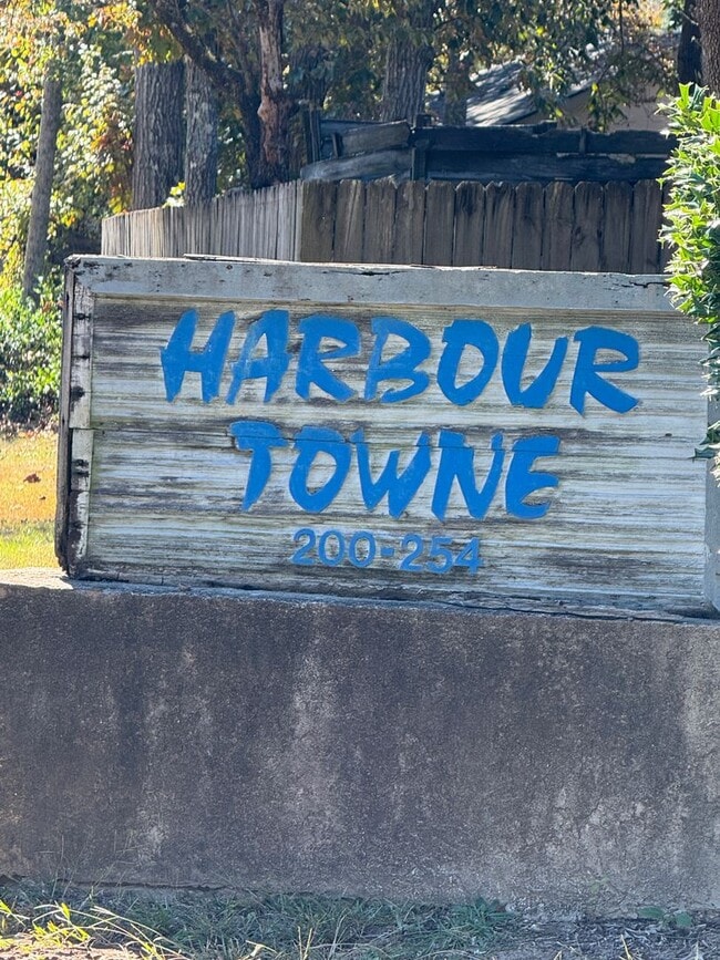 Building Photo - 240 Tallulah Trail