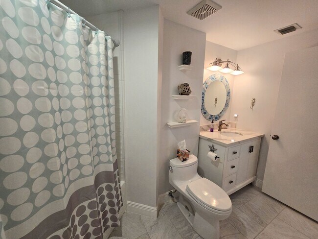 Building Photo - Paradise Found! 13th Floor Condo 3/2