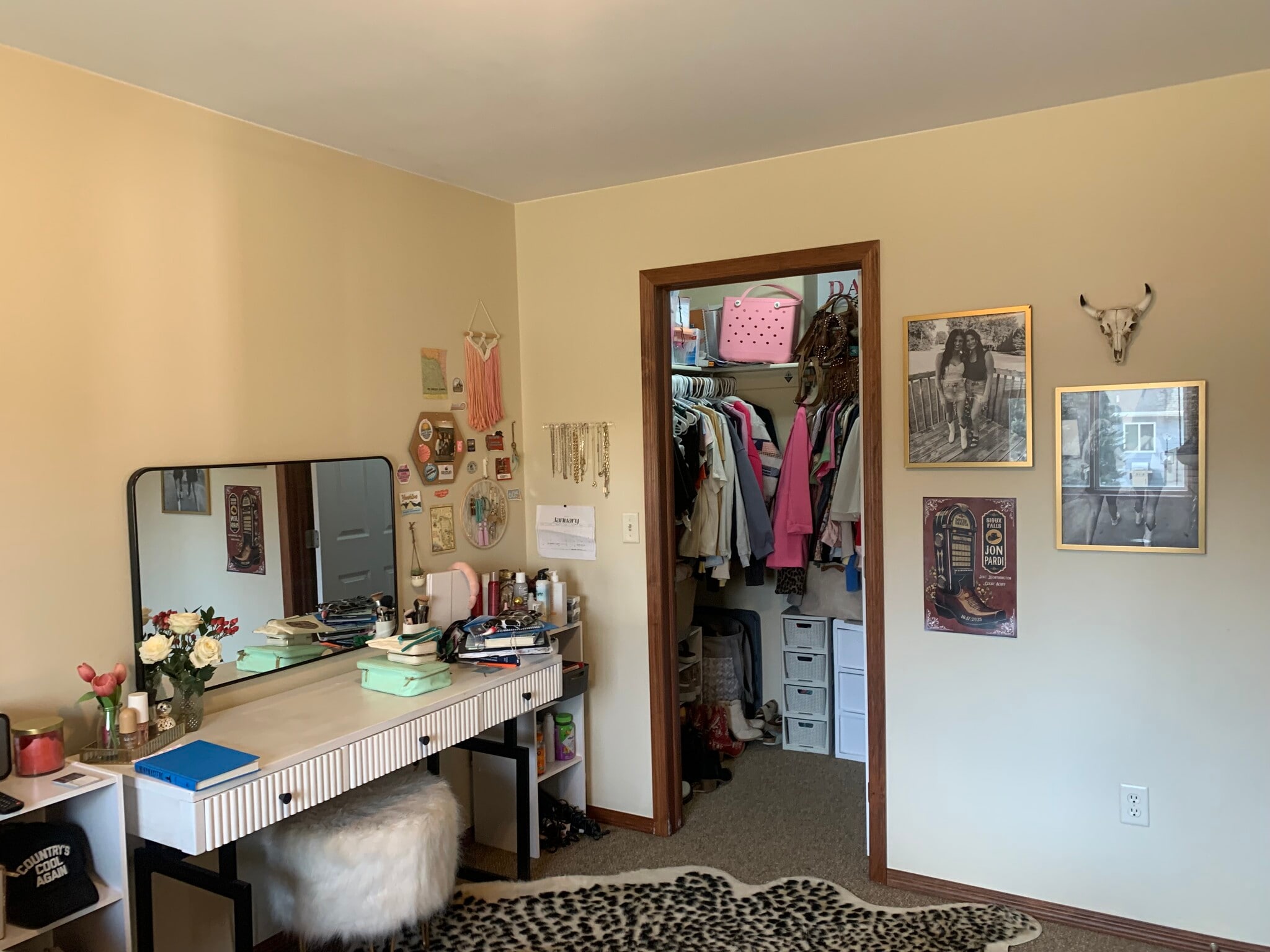 Building Photo - 227 Dakota Trl