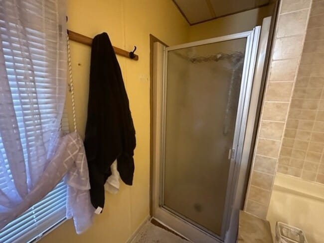 Building Photo - Nice 3 bedroom 2 Bath