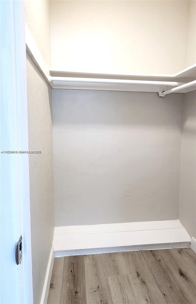 Building Photo - 934 Meridian Ave