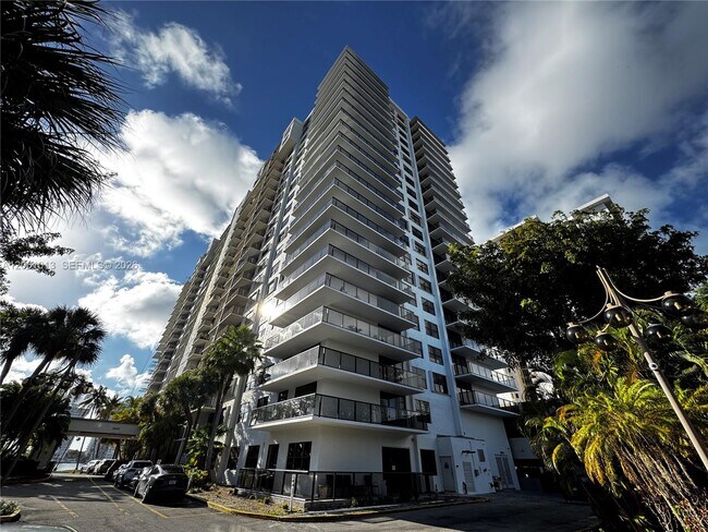 Building Photo - 18151 NE 31st Ct