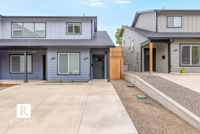 Building Photo - Newly Built 3 Bed/2 Bath Home in East Medford!