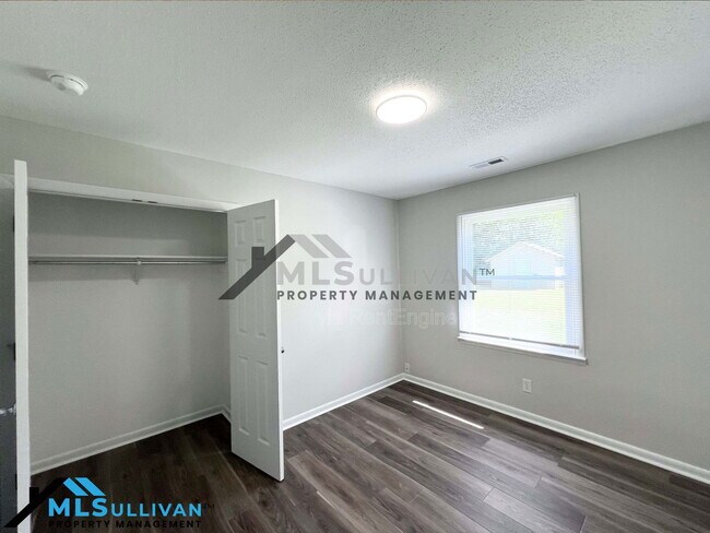 Building Photo - 200 Infinity Rd
